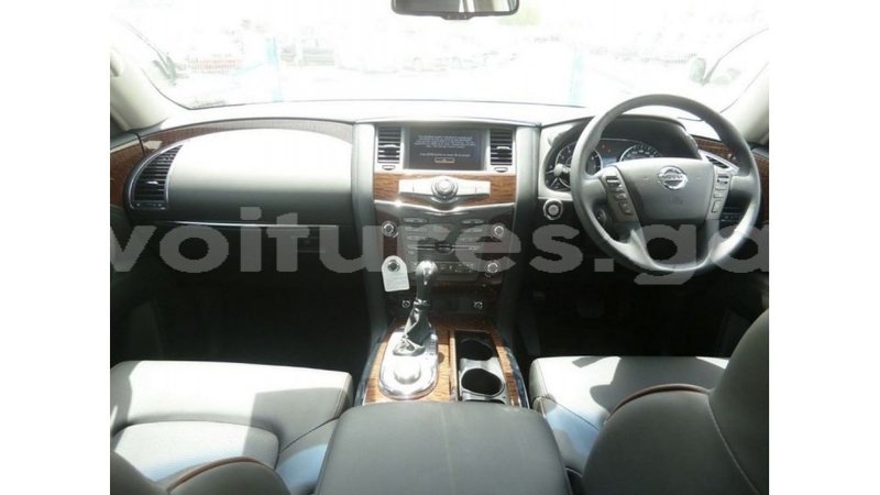 Big with watermark nissan patrol estuary import dubai 5562