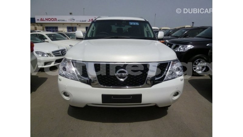Big with watermark nissan patrol estuary import dubai 5562