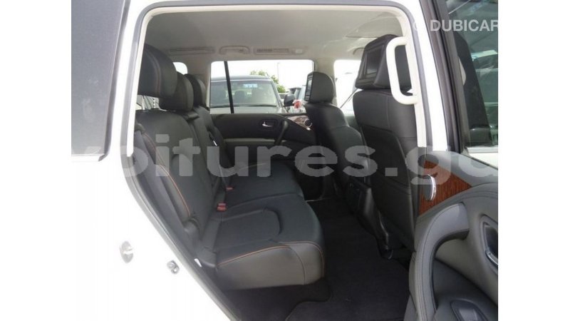 Big with watermark nissan patrol estuary import dubai 5562