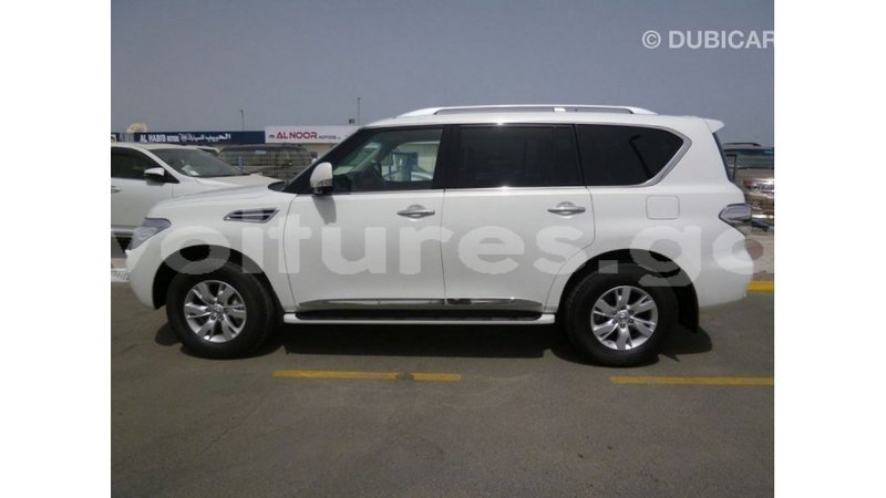 Big with watermark nissan patrol estuary import dubai 5562