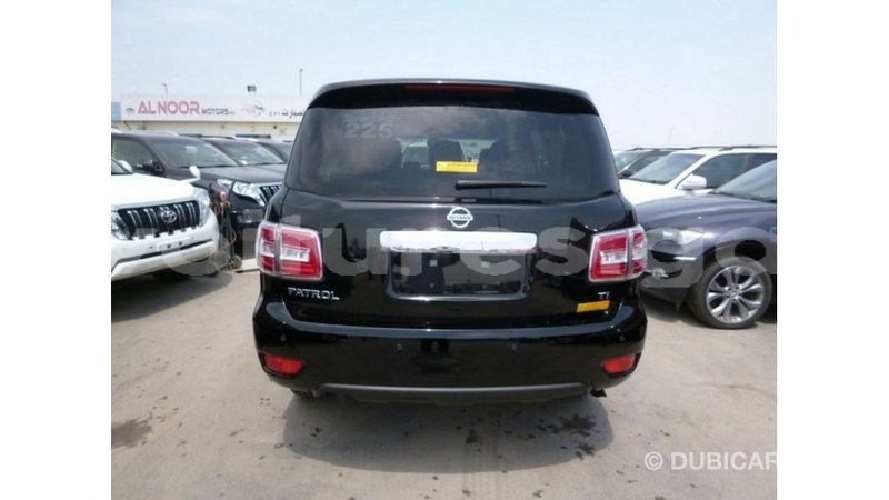 Big with watermark nissan patrol estuary import dubai 5563