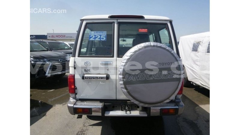Big with watermark toyota land cruiser estuary import dubai 5572