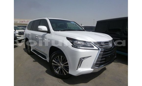 Acheter Import Voiture Lexus LX Blanc à Import - Dubai, Estuaire Acheter Import Voiture Lexus LX Blanc à Import - Dubai, Estuaire