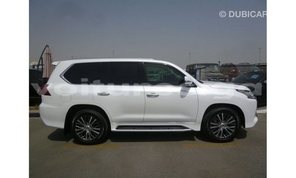 Acheter Import Voiture Lexus LX Blanc à Import - Dubai, Estuaire Acheter Import Voiture Lexus LX Blanc à Import - Dubai, Estuaire