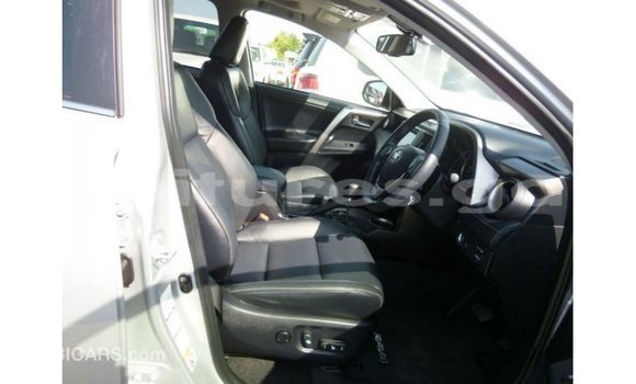 Sayi Imported Toyota HiAce Sauran Babbar mota in Import - Dubai a estuary Sayi Imported Toyota HiAce Sauran Babbar mota in Import - Dubai a estuary