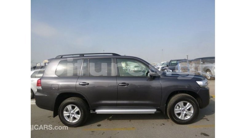 Big with watermark toyota land cruiser estuaire import dubai 5583