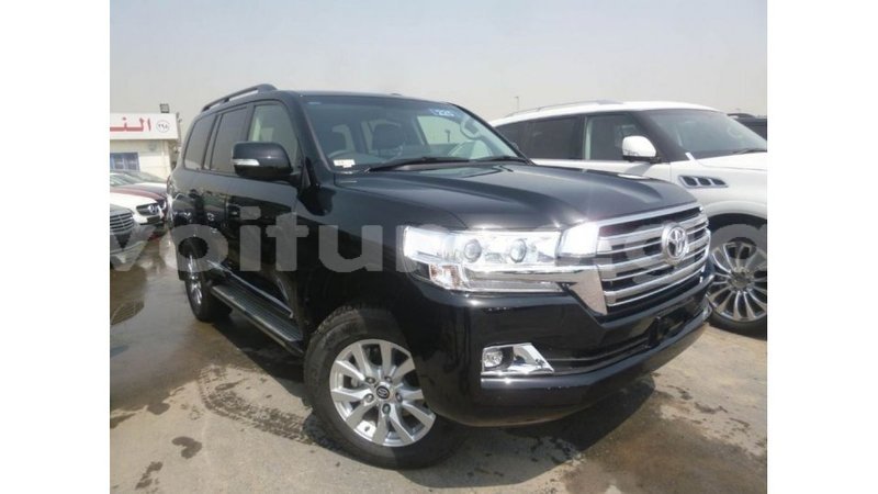 Big with watermark toyota land cruiser estuary import dubai 5584