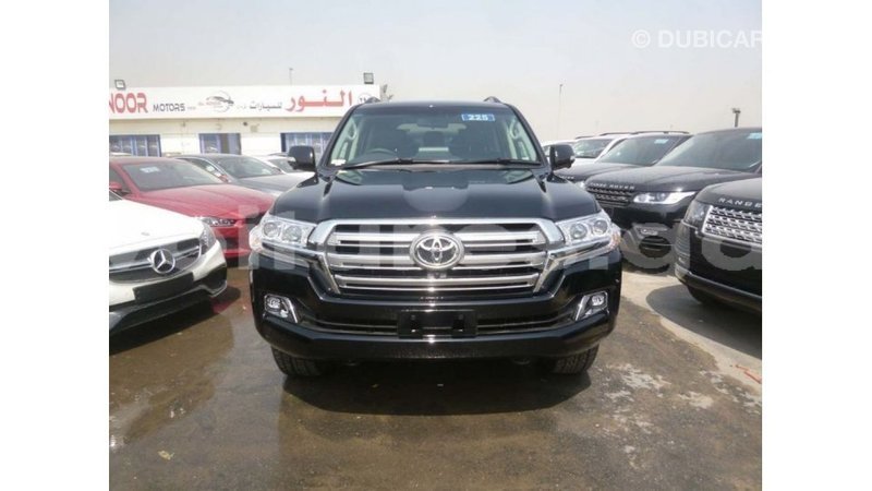 Big with watermark toyota land cruiser estuary import dubai 5584