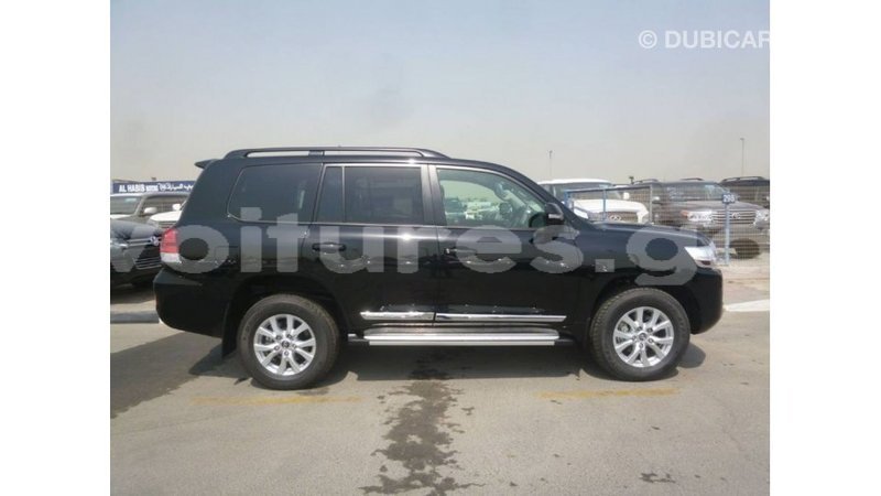 Big with watermark toyota land cruiser estuary import dubai 5584