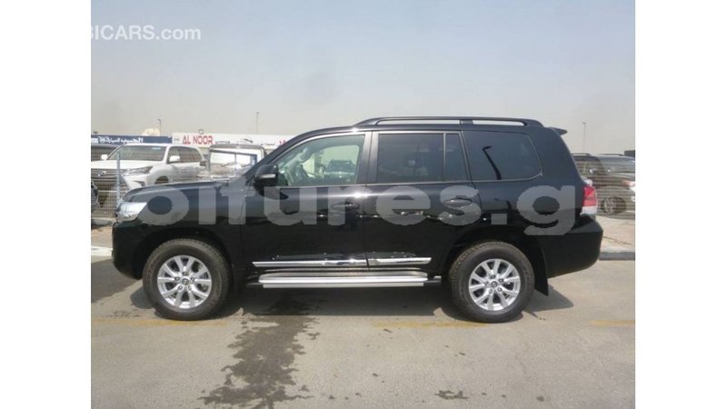 Big with watermark toyota land cruiser estuaire import dubai 5584