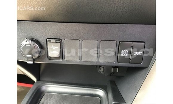 Acheter Import Utilitaire Toyota HiAce Blanc à Import - Dubai, Estuaire Acheter Import Utilitaire Toyota HiAce Blanc à Import - Dubai, Estuaire