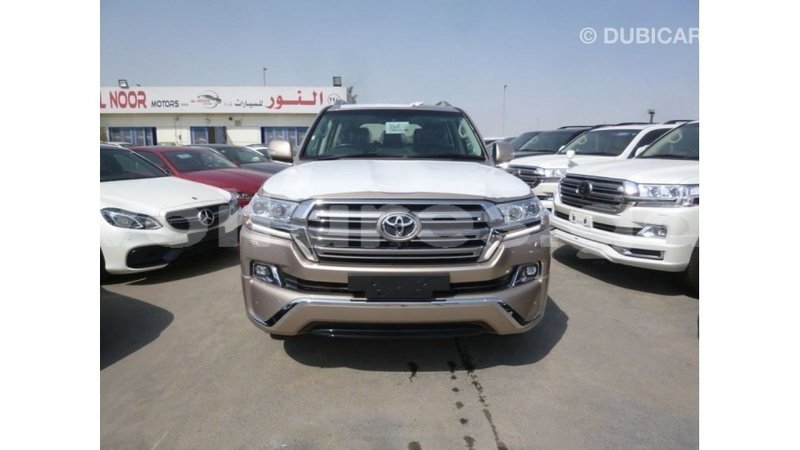 Big with watermark toyota land cruiser estuary import dubai 5586