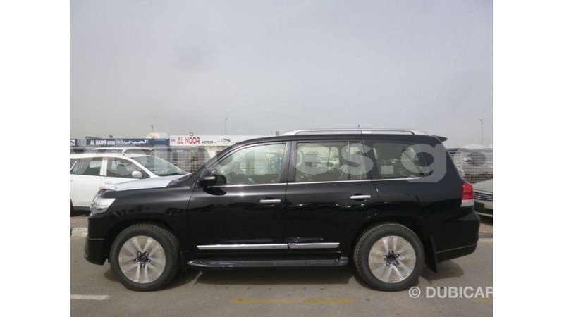 Big with watermark toyota land cruiser estuary import dubai 5588