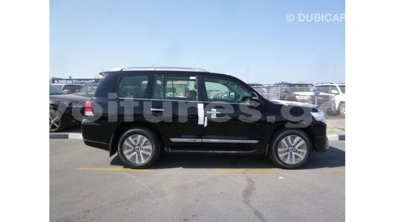 Big with watermark toyota land cruiser estuary import dubai 5590