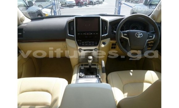 Buy Import Toyota Land Cruiser White Car in Import - Dubai in Estuary Buy Import Toyota Land Cruiser White Car in Import - Dubai in Estuary