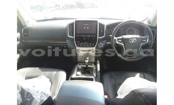 Buy Import Toyota Land Cruiser White Car in Import - Dubai in Estuary Buy Import Toyota Land Cruiser White Car in Import - Dubai in Estuary