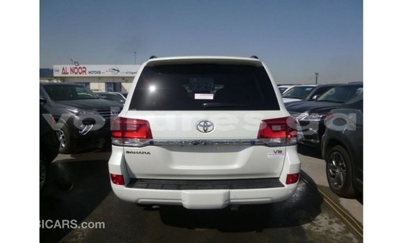 Buy Import Toyota Land Cruiser White Car in Import - Dubai in Estuary Buy Import Toyota Land Cruiser White Car in Import - Dubai in Estuary