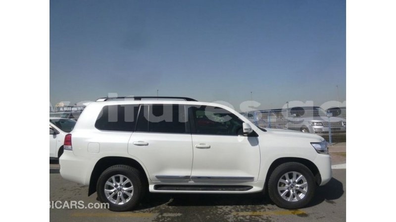 Big with watermark toyota land cruiser estuary import dubai 5592