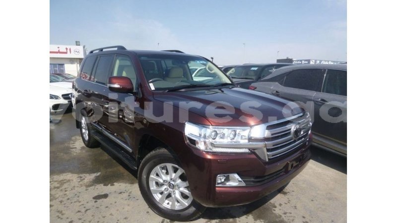 Big with watermark toyota land cruiser estuary import dubai 5593