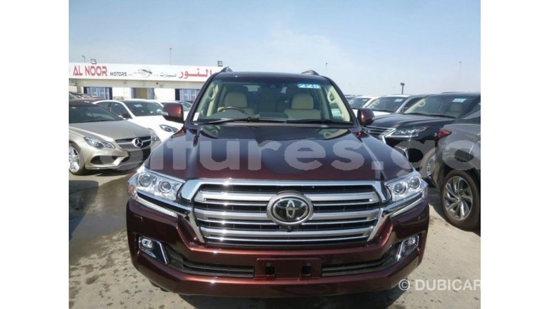 Big with watermark toyota land cruiser estuaire import dubai 5593