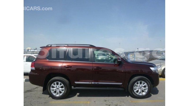 Big with watermark toyota land cruiser estuary import dubai 5593