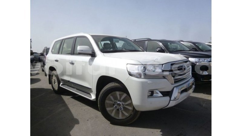 Big with watermark toyota land cruiser estuary import dubai 5595