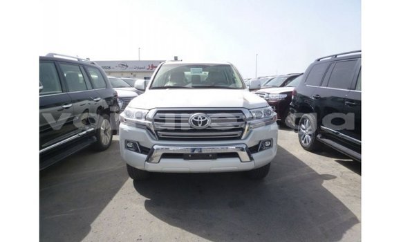 Buy Import Toyota Land Cruiser White Car in Import - Dubai in Estuary Buy Import Toyota Land Cruiser White Car in Import - Dubai in Estuary