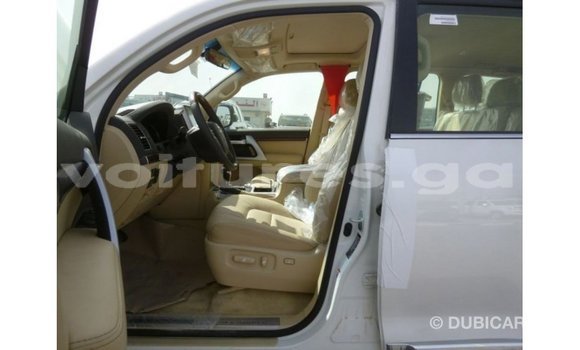 Buy Import Toyota Land Cruiser White Car in Import - Dubai in Estuary Buy Import Toyota Land Cruiser White Car in Import - Dubai in Estuary