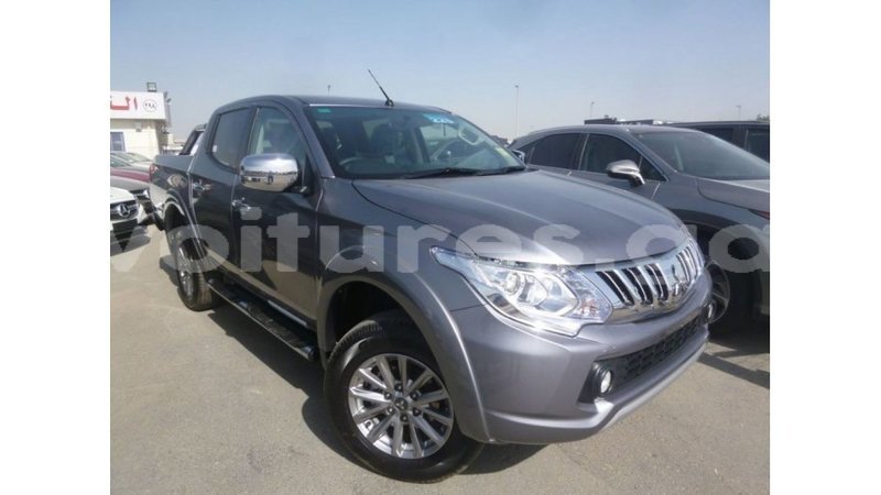 Big with watermark mitsubishi i estuaire import dubai 5597