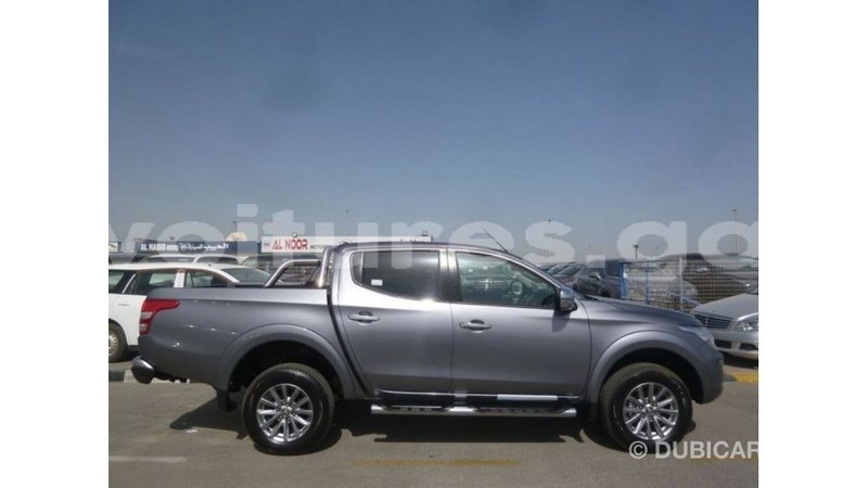 Big with watermark mitsubishi i estuaire import dubai 5597