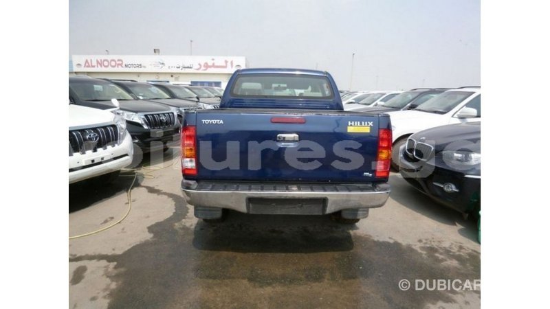 Big with watermark toyota hilux estuary import dubai 5599