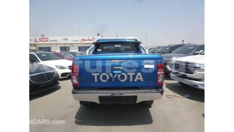 Big with watermark toyota hilux estuary import dubai 5600