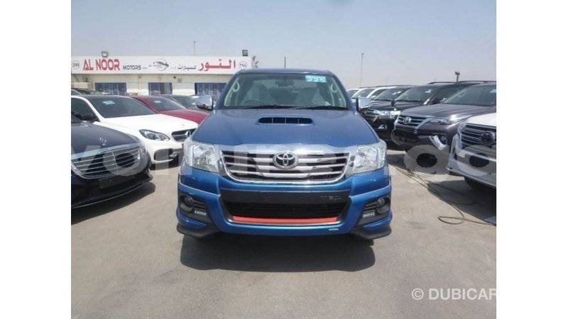 Big with watermark toyota hilux estuary import dubai 5600