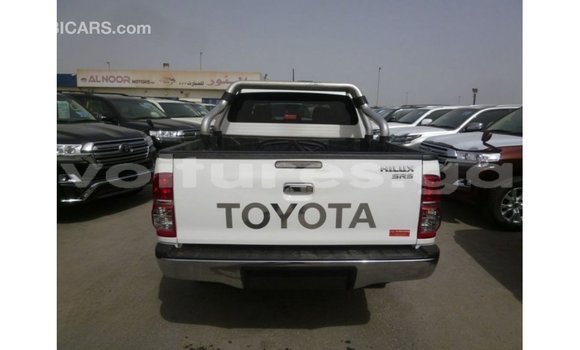 Buy Import Toyota Hilux White Car in Import - Dubai in Estuary Buy Import Toyota Hilux White Car in Import - Dubai in Estuary