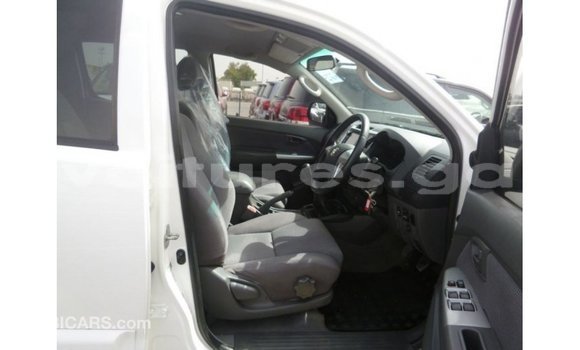 Buy Import Toyota Hilux White Car in Import - Dubai in Estuary Buy Import Toyota Hilux White Car in Import - Dubai in Estuary
