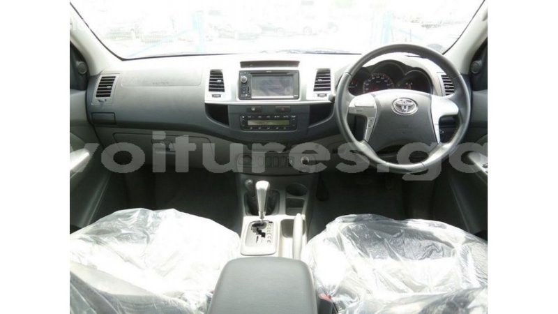 Big with watermark toyota hilux estuary import dubai 5602