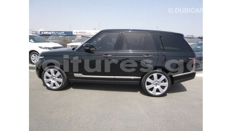 Big with watermark land rover range rover estuaire import dubai 5603