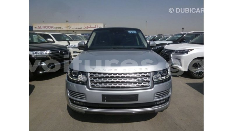 Big with watermark land rover range rover estuaire import dubai 5604