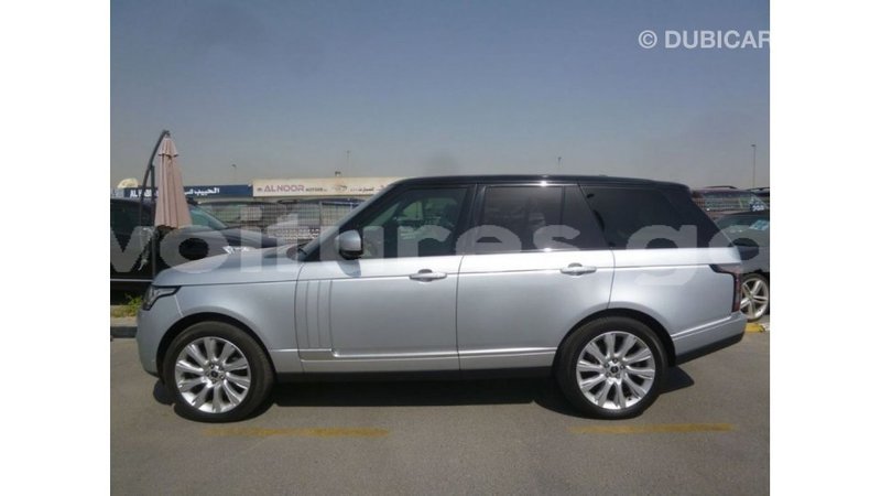 Big with watermark land rover range rover estuaire import dubai 5604