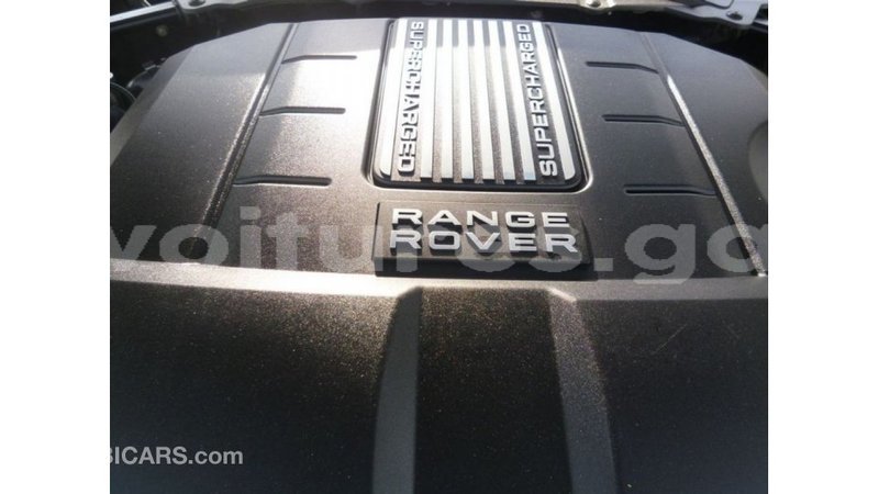 Big with watermark land rover range rover estuaire import dubai 5604