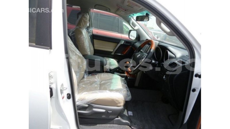 Big with watermark toyota prado estuaire import dubai 5605