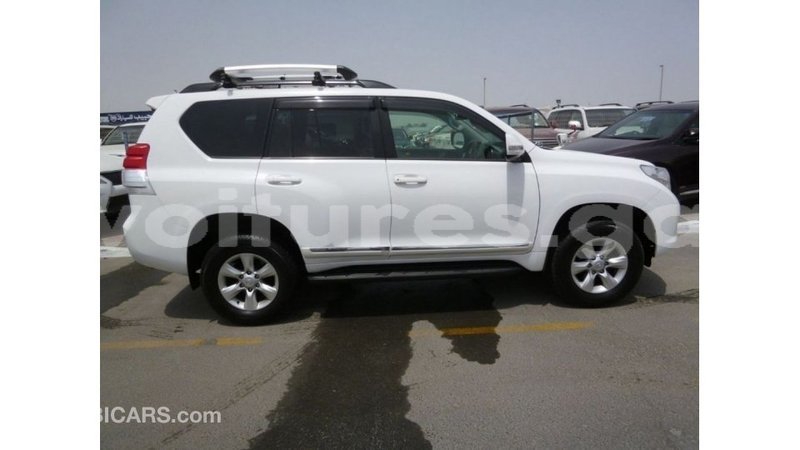 Big with watermark toyota prado estuaire import dubai 5605