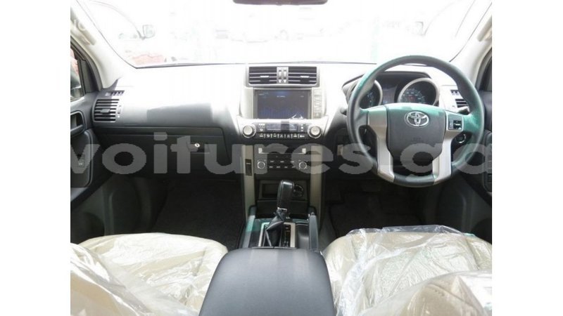 Big with watermark toyota prado estuaire import dubai 5606