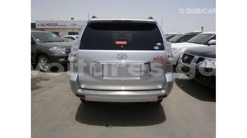 Big with watermark toyota prado estuaire import dubai 5606