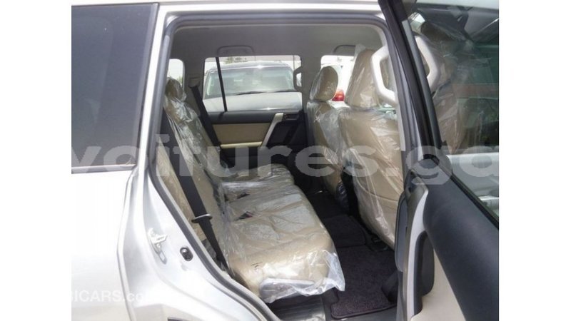 Big with watermark toyota prado estuaire import dubai 5606