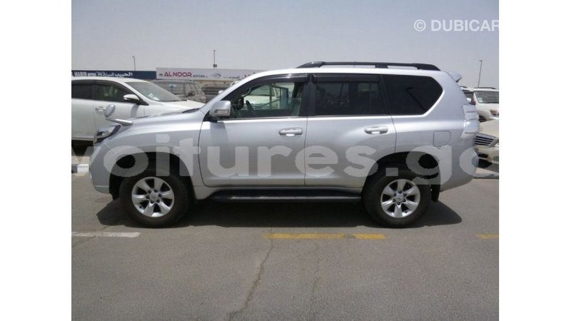 Big with watermark toyota prado estuaire import dubai 5606