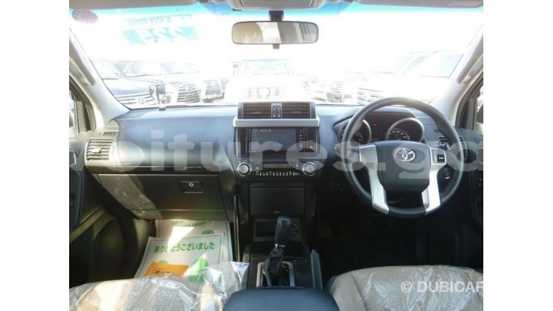 Big with watermark toyota prado estuaire import dubai 5610