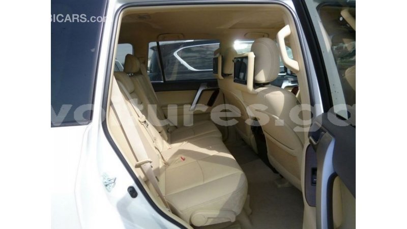 Big with watermark toyota prado estuaire import dubai 5611