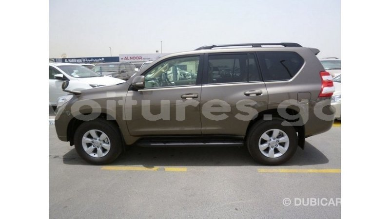 Big with watermark toyota prado estuary import dubai 5613
