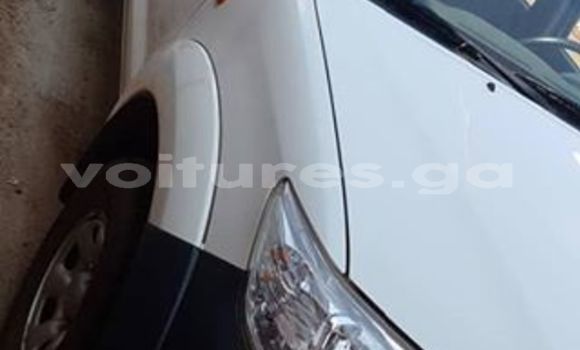 Acheter Occasion Voiture Toyota Hilux Blanc à Port-Gentil au Ogooué-Maritime Acheter Occasion Voiture Toyota Hilux Blanc à Port-Gentil au Ogooué-Maritime